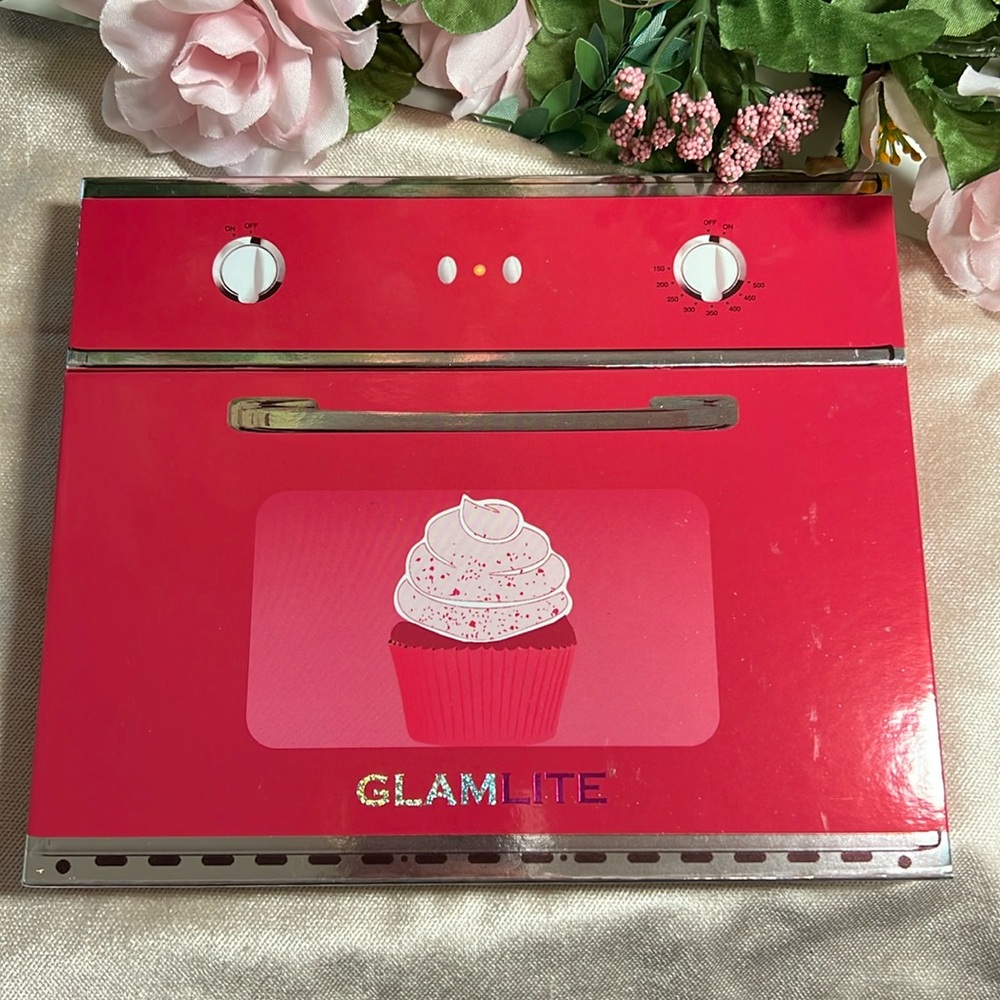 Glamlite Red Velvet Cupcake palette